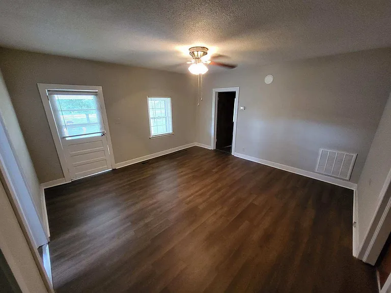 1474 Neighbors Rd — Photo 11