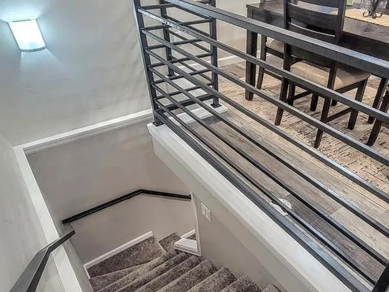 Aqua Ave — Photo 8