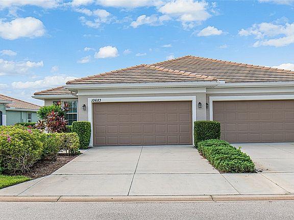 2nd image of 10683 Camarelle Cir