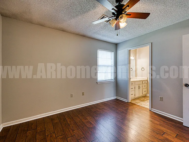 108 S Mitchell St — Photo 14