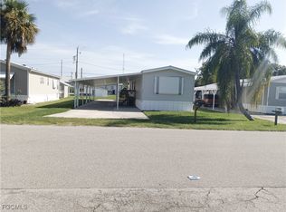 231 Palm Ave, Moore Haven, FL 33471