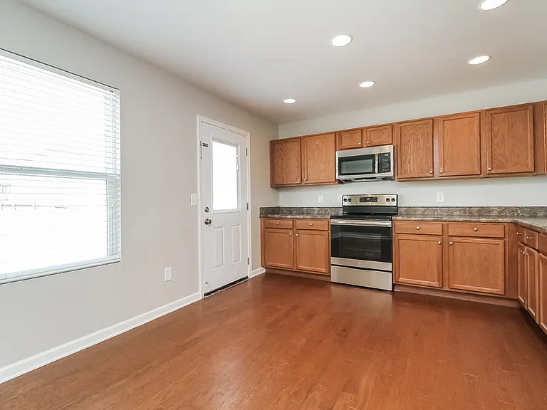 233 Campfire Dr — Photo 7