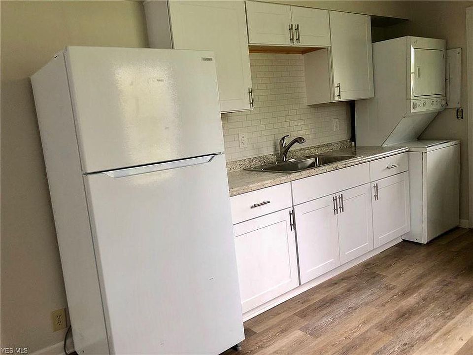 1st image of 552 W Glendale St