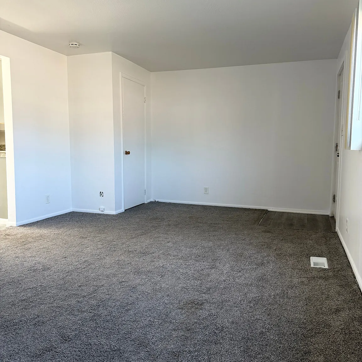 1 bed, 875 sqft, $900 — Photo 3
