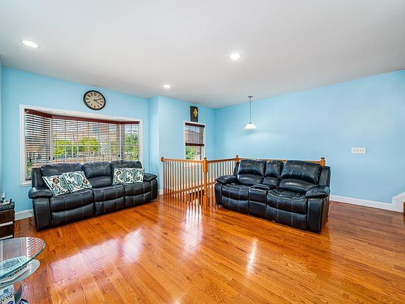 4th image of 235 Laidlaw Ave