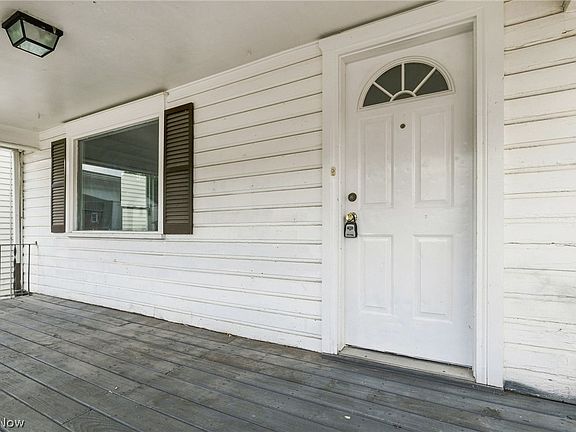 4th image of 376 Kling St