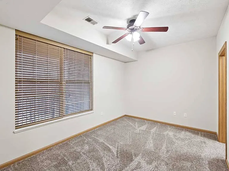 Stone Ridge Estates Apartments & Duplexes — Photo 65