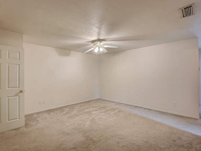 4804 Edgewater Dr — Photo 21