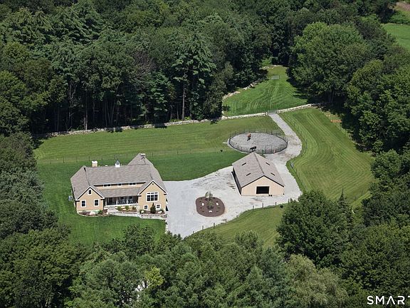 2nd image of 250 Maple Road