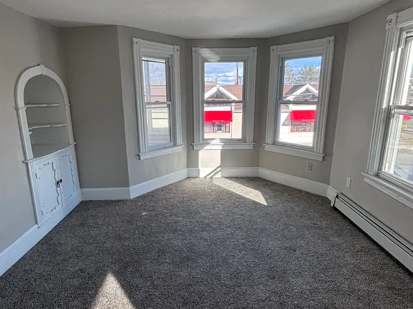 11 Pulaski St APT 3, Indian Orchard, MA 01151