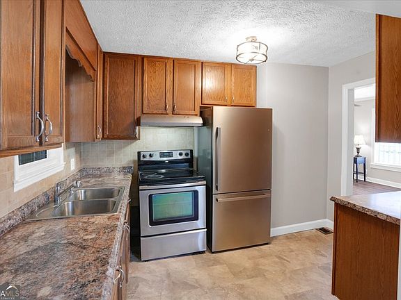 5th image of 37 Tapley Rd