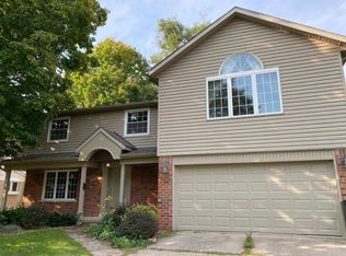 2309 Cumberland Dr, Troy, MI 48085