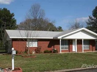 604 S Davis St, Conway, AR 72034