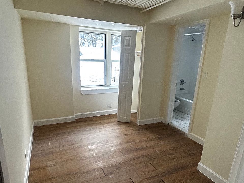 1st image of 38 Sunnyside Dr Floor 1