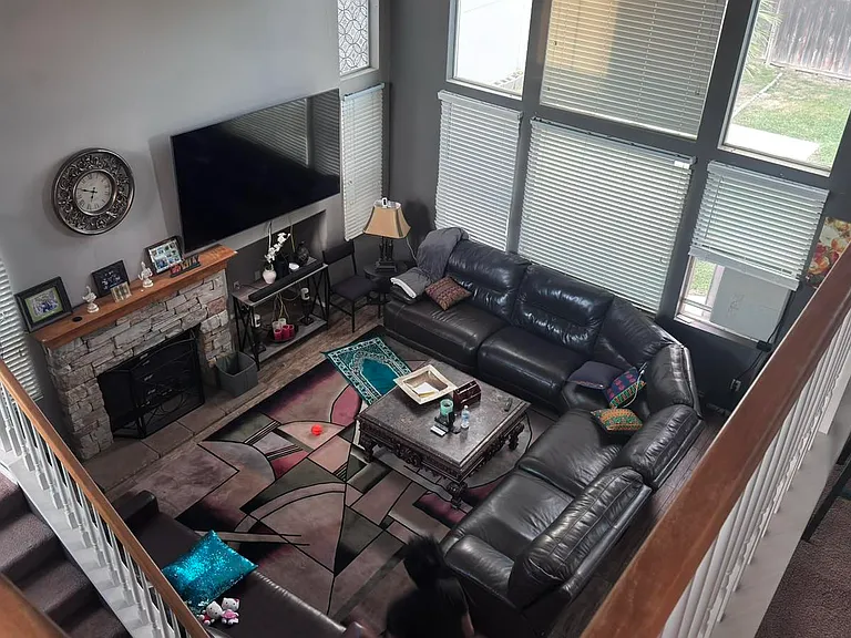 5998 Milana Dr — Photo 2