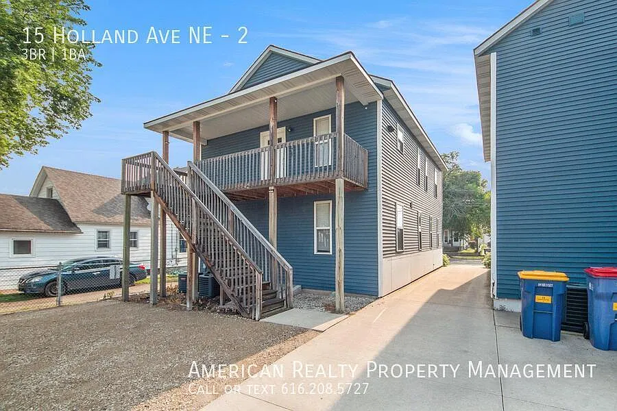 3 bed, 978 sqft, $1,875 — Photo 2