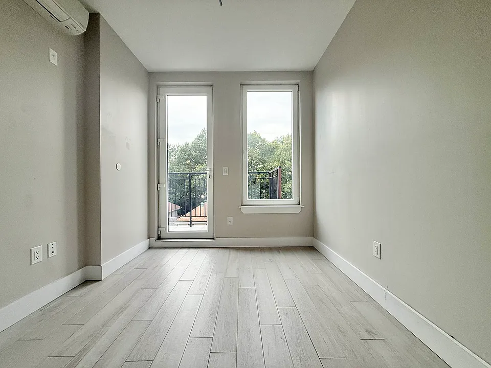 1546 Brooklyn Ave #4B