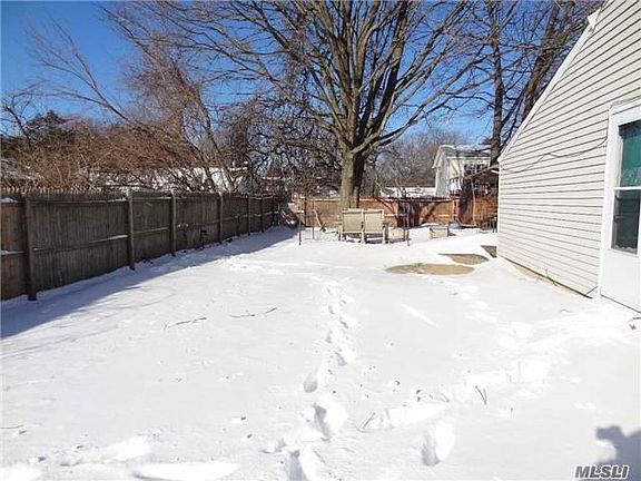 3rd image of 247 Peterson St
