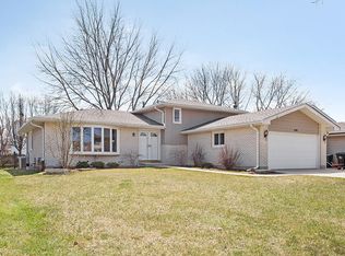1141 Valley View Dr, Downers Grove, IL 60516