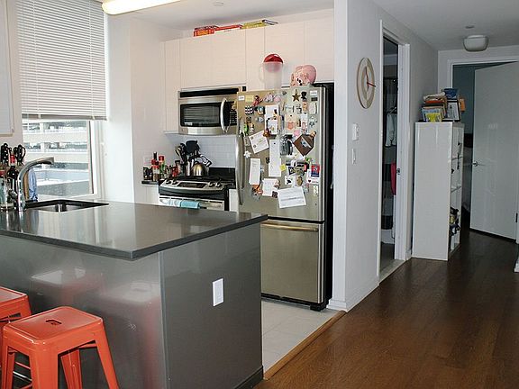 3rd image of 511 47th Ave #8G