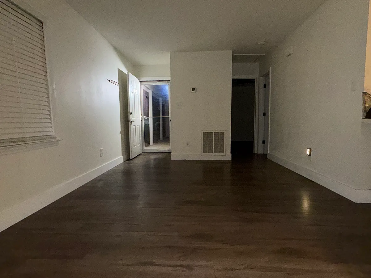 Building Photo - 283 S Herlong Ave #D