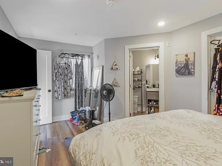 3965 Lancaster Ave #301 — Photo 12