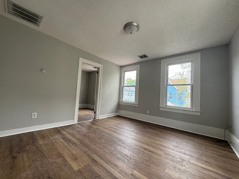 354 Blatchley Ave #B2 — Photo 6