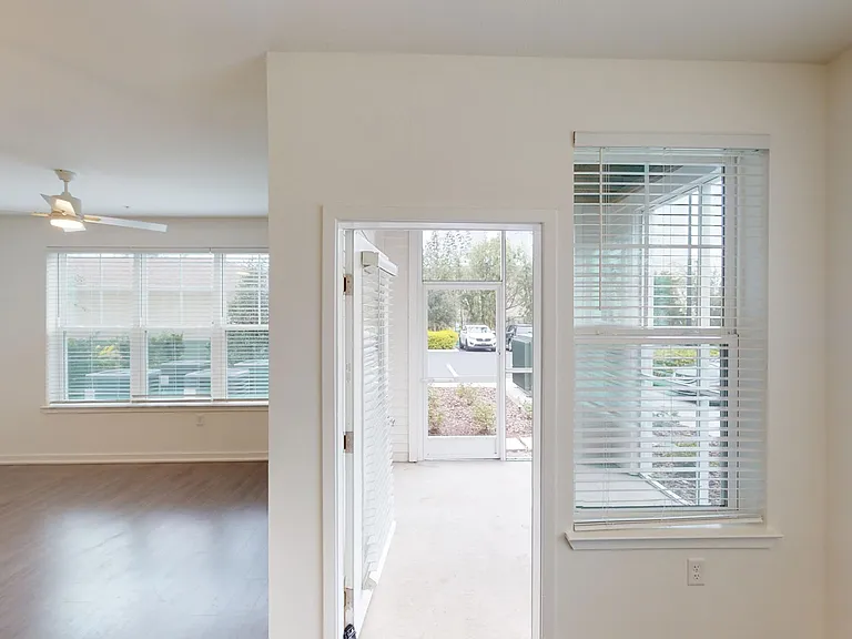 Essex Luxe Apartments — Photo 87
