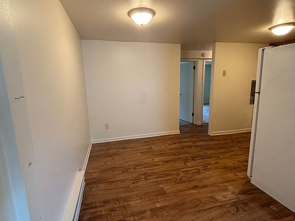 4th image of 31 N Main St APT 9