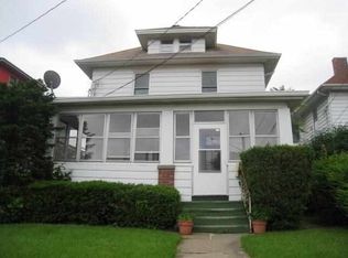 2719 16th St, Moline, IL 61265