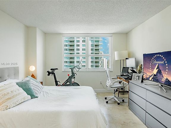 3rd image of 1155 Brickell Bay Dr APT 2208