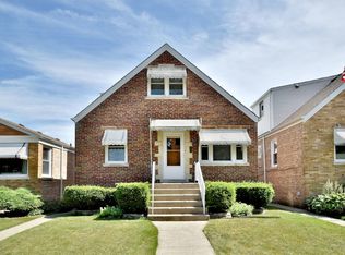 5237 N Meade Ave, Chicago, IL 60630