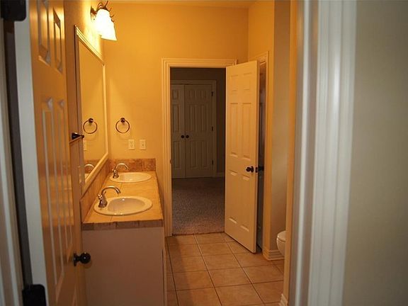 3rd image of 4213 Willowbend Dr