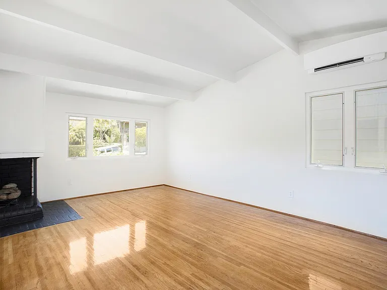 839 Catalina St — Photo 4