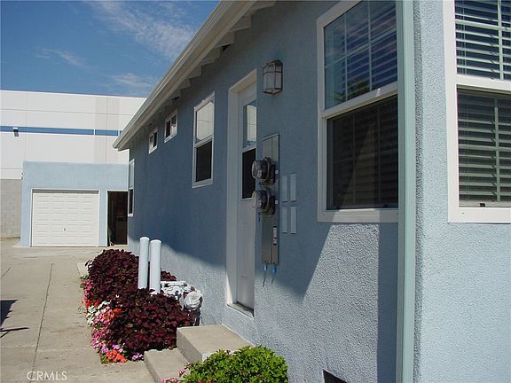 3rd image of 1547 Del Amo Blvd