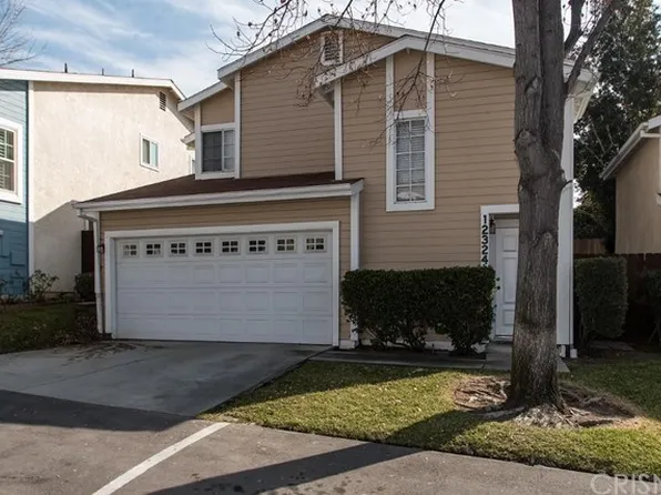 12324 Sweetbriar Ln, Pacoima, CA 91331