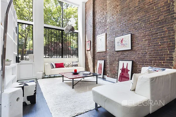 Sold by (Legacy) Elegran | media 2