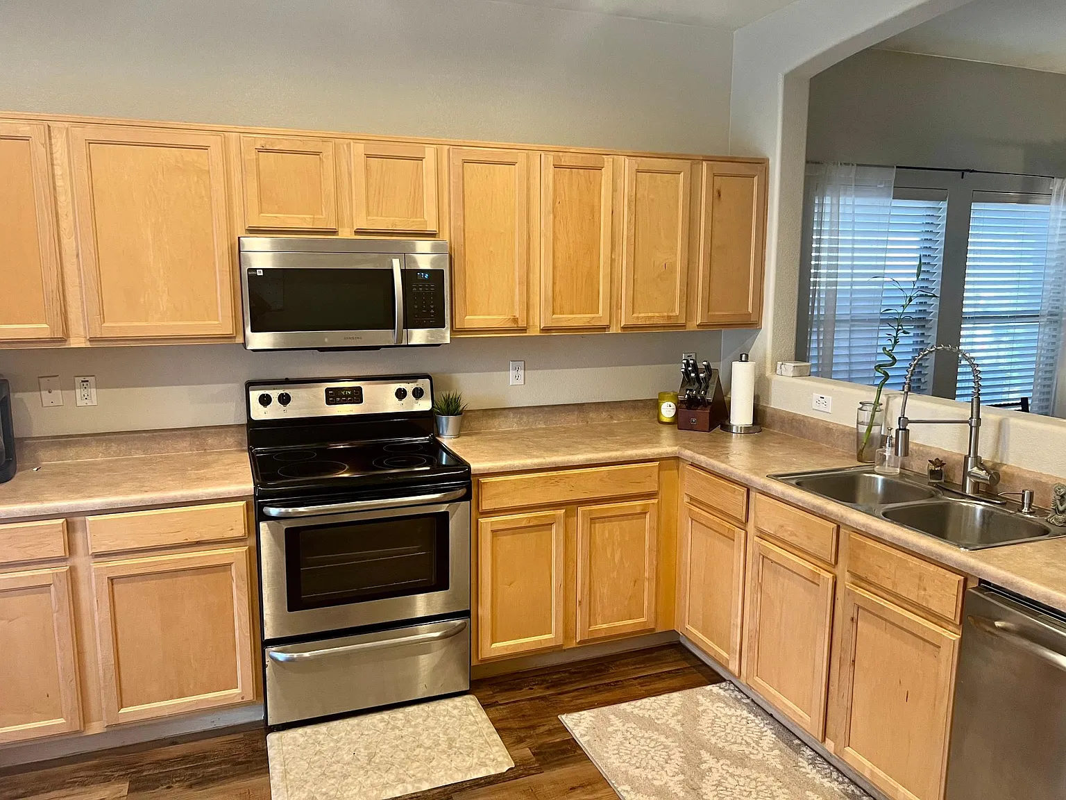 15462 W Sierra St — Photo 4