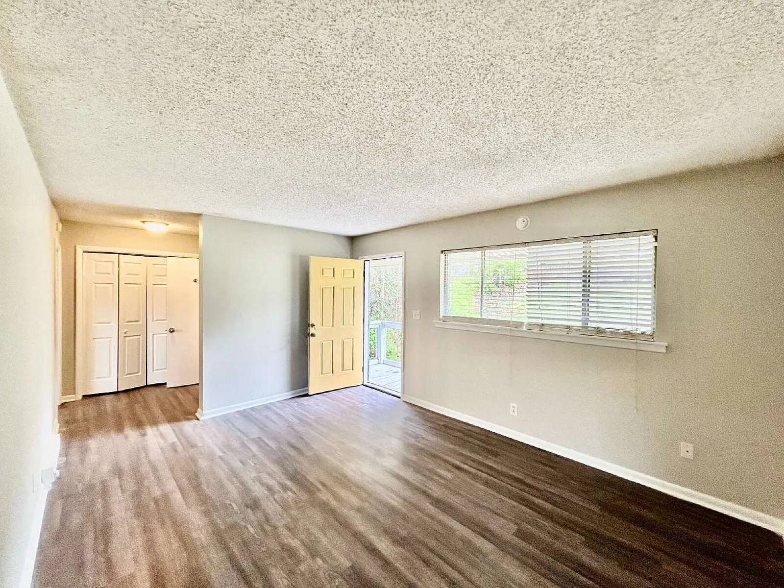 1 bed, 1.0 bath, 576 sqft, $800 — Photo 3