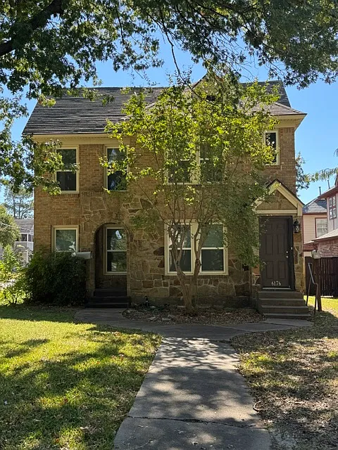 2 bed, 1200 sqft, $2,400 — Photo 1