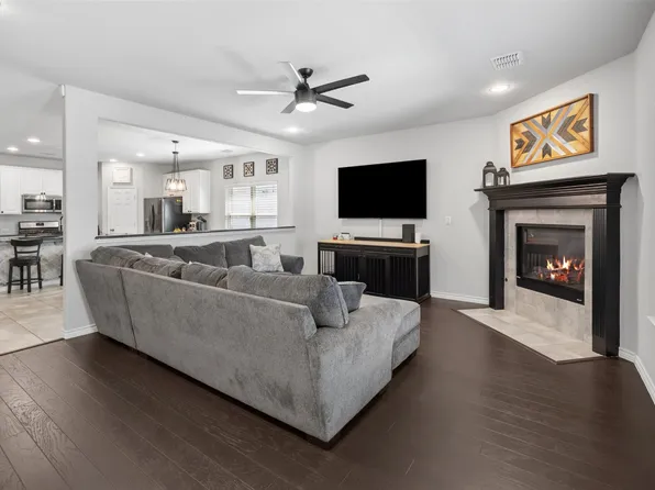 9012 Conroe Dr, Argyle, TX 76226