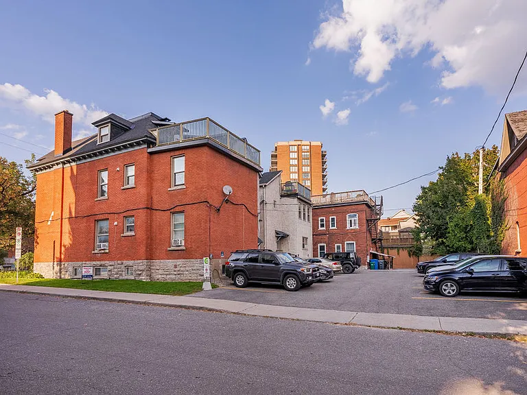 46 Maclaren St — Photo 10