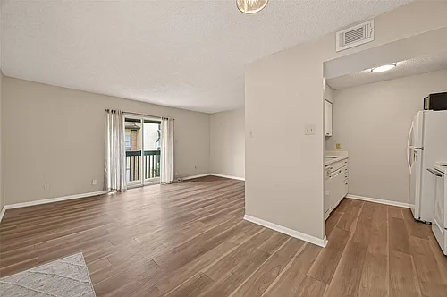 1516 Bay Area Blvd Photo 1