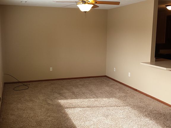 2nd image of 706 Kennedy Dr APT 3