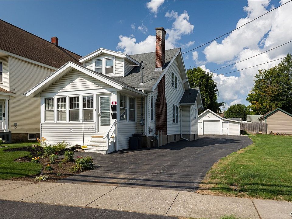 1st image of 70 Riverside Dr