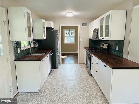 5th image of 16601 Baederwood Ln