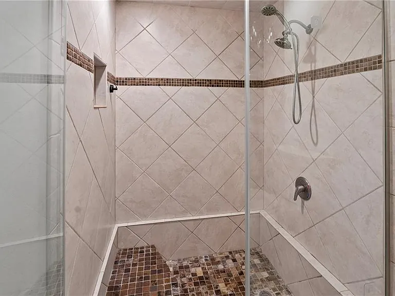 5566 Jacquelyn Ct — Photo 22