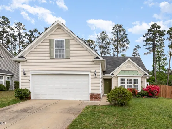 205 Braxcarr St, Holly Springs, NC 27540