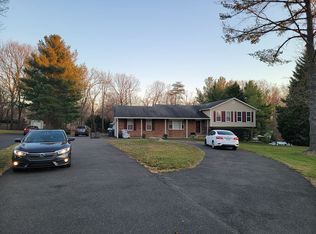 6593 Braddock Rd, Alexandria, VA 22312