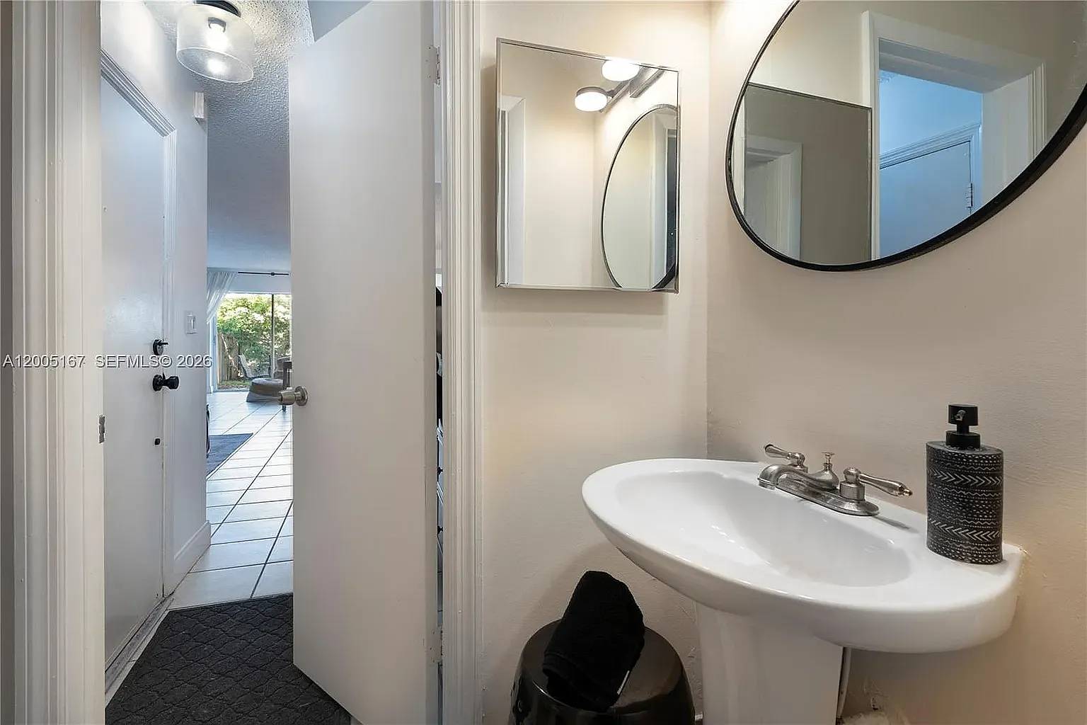 3 bed, 1293 sqft, $2,600 — Photo 4